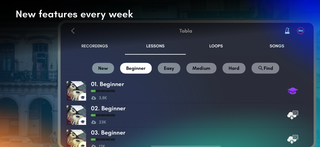 Interfaz de la aplicación Tabla que muestra una lista de lecciones de música para principiantes y categorías de dificultad.
