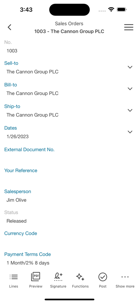 App MobileNAV che visualizza i dettagli dell'ordine di vendita per un cliente aziendale su uno smartphone
