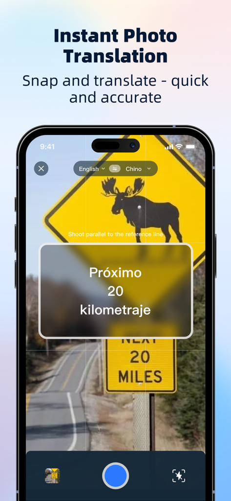 Voice Translate & Translator - 스마트폰 화면이 영어 도로 표지판을 스페인어로 번역하는 즉각적인 사진 번역 기능을 보여줍니다.