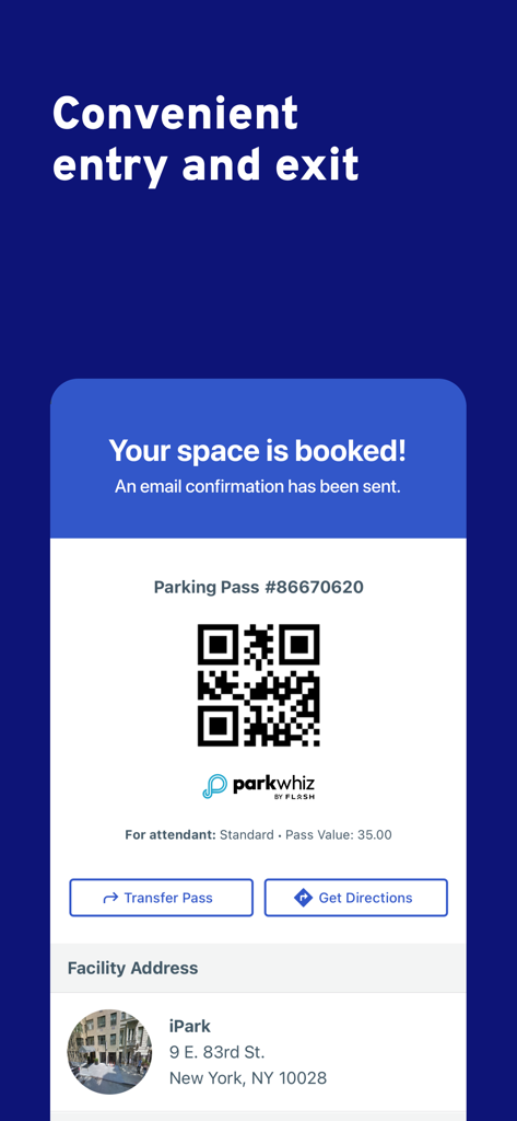 Interfaccia dell'app ParkWhiz che visualizza un pass di parcheggio digitale confermato con un codice QR per un garage a New York City