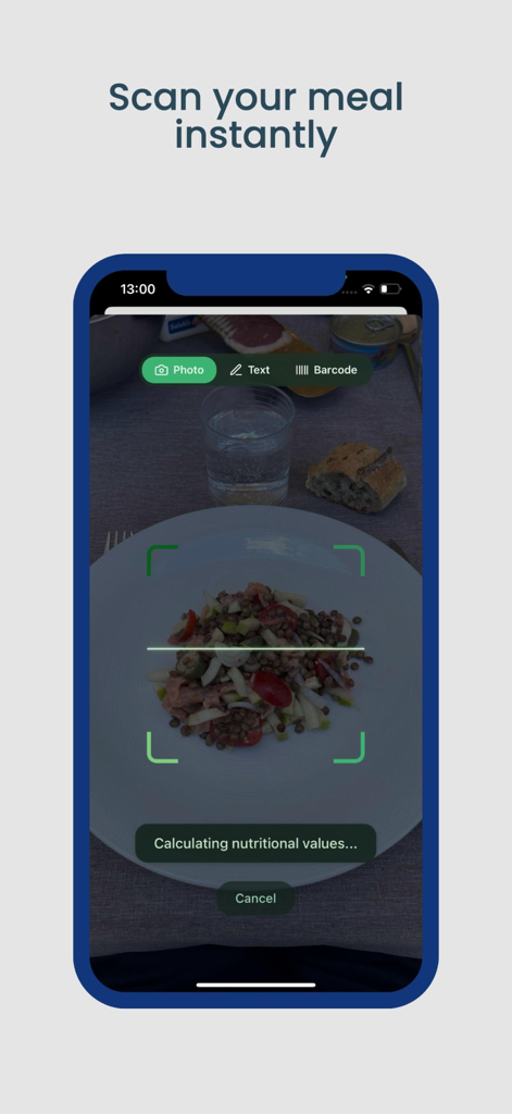 Pantalla de smartphone mostrando la aplicación Caloria escaneando una comida para calcular valores nutricionales
