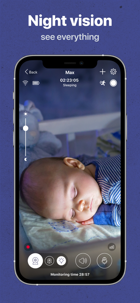 Schermata dell'iPhone che mostra un bambino che dorme in una culla utilizzando la funzione di visione notturna dell'app Baby Monitor 5G