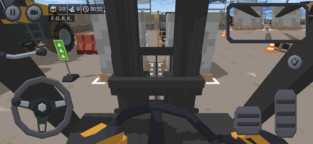 Forklift Extreme Simulator 2 - Vista dalla cabina in prima persona di un operatore di carrello elevatore in una simulazione di magazzino industriale