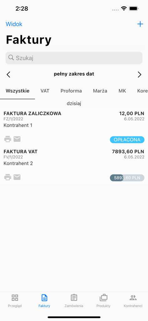 The FakturaLight app interface displaying a list of Polish invoices with statuses and categories.