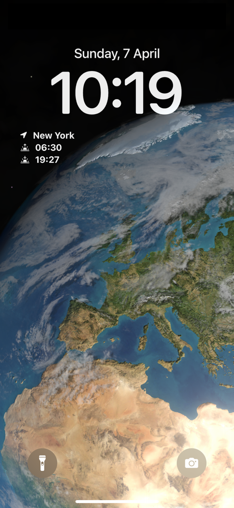 Solar Watch lock screen widget displaying sunrise and sunset times for New York