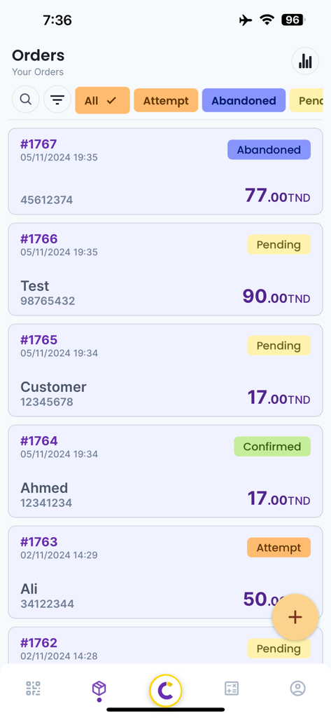 Converty Shop의 모바일 대시보드에 다양한 상태의 고객 주문 목록 표시