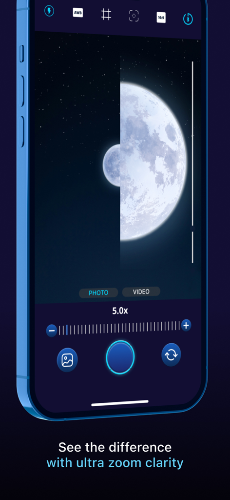 Moon Zoom Pro: Camera 100x - Interfaz de cámara de smartphone que muestra una comparación lado a lado de la claridad del zoom de la luna.