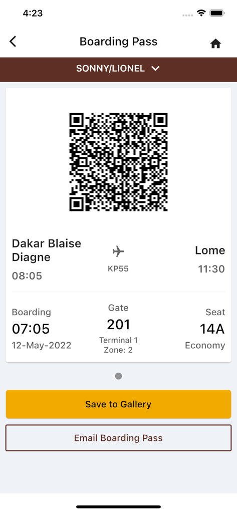 ASKY Airlines - Carte d'embarquement numérique montrant un code QR et les détails du vol sur l'application ASKY Airlines