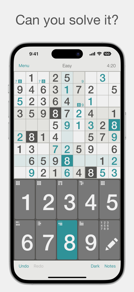 Uma interface de jogo de Sudoku limpa e minimalista em um iPhone exibindo um quebra-cabeça de nível fácil e botões de entrada de números grandes