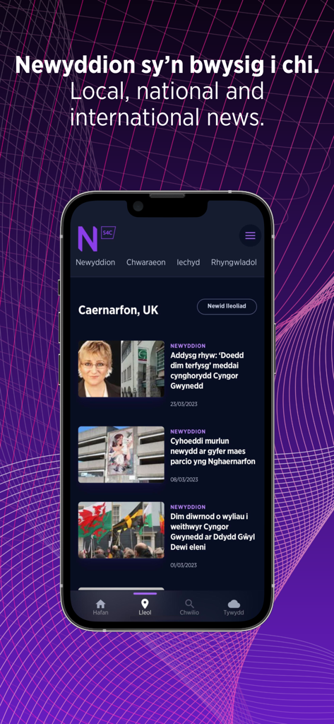 Newyddion S4C - Newyddion S4C mobile app interface showing local news headlines for Caernarfon in the Welsh language