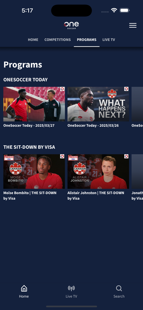 La pantalla de programas de la aplicación OneSoccer con segmentos de noticias y entrevistas a jugadores.