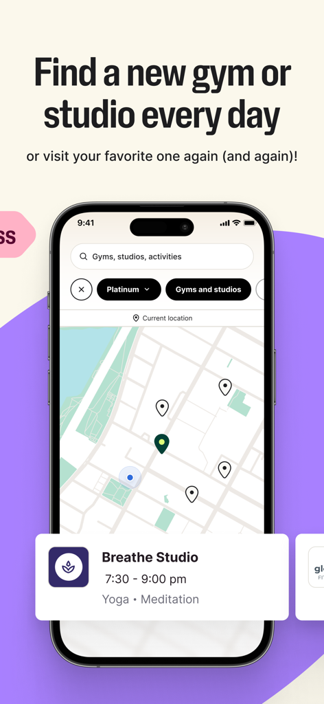 Interfaz de la app Wellhub mostrando un mapa para encontrar gimnasios locales y estudios de fitness boutique como Breathe Studio para yoga y meditación.