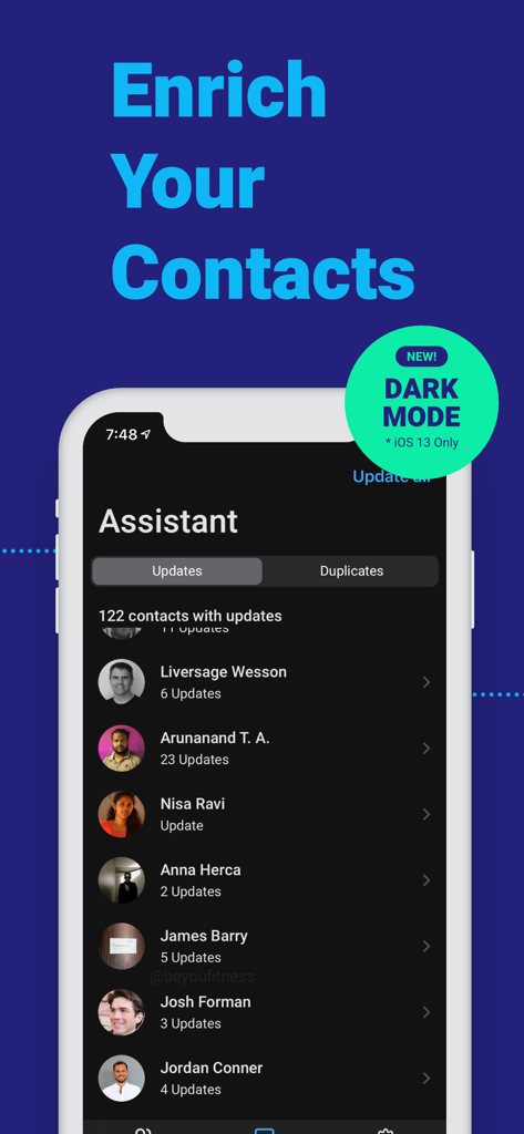 Interfaz del asistente de la aplicación móvil Contacts plus en modo oscuro