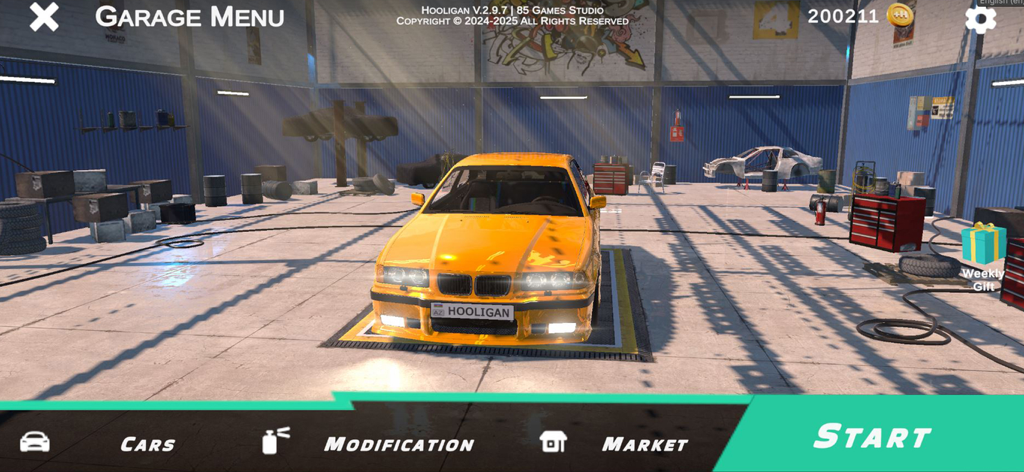 Hooligan 자동차 개조 모바일 게임의 차고 작업장 메뉴에 있는 노란색 자동차