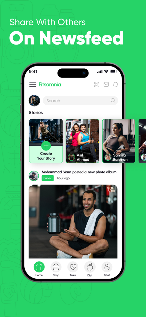 Fitsomnia: AI Fitness App - Fitsomnia App-Oberfläche, die den Social Newsfeed mit Benutzergeschichten und Community-Posts anzeigt.