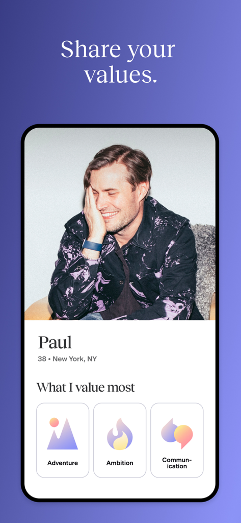 Um perfil de usuário do aplicativo de namoro Match para um homem de 38 anos destacando seus valores pessoais de aventura, ambição e comunicação.