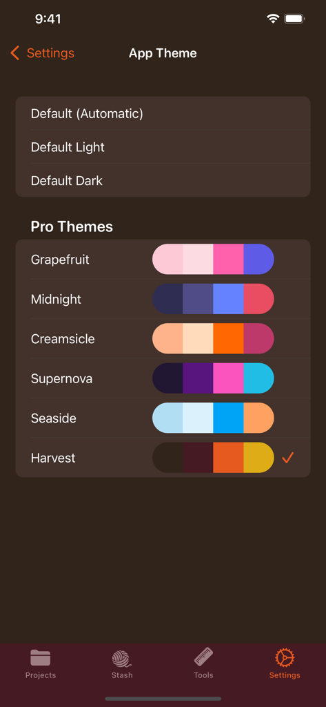 YarnBuddy app theme settings showing various color palettes and Pro theme options.