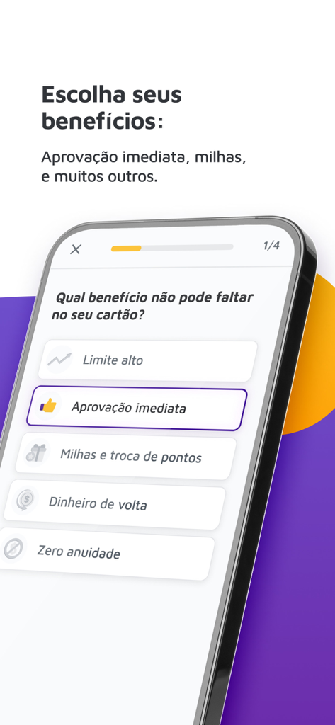 Mobile app interface showing credit card benefit options including immediate approval and cashback.