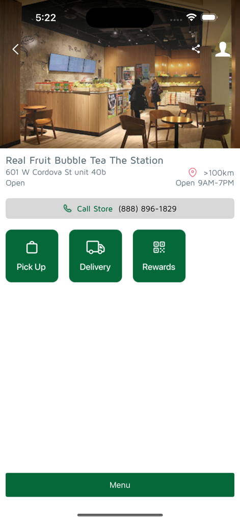 Real Fruit Bubble Tea - Écran de l'application Real Fruit Bubble Tea affichant les informations sur l'emplacement du magasin avec des boutons pour la collecte, la livraison et les récompenses