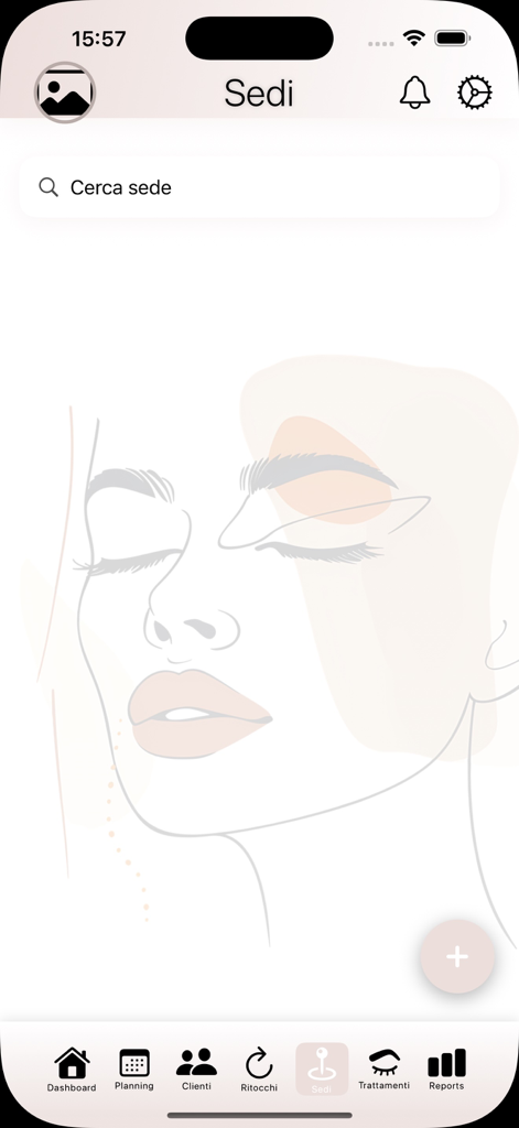 Interface de l'application MyPMU pour gérer les emplacements de studios de beauté avec une barre de recherche et une illustration artistique du visage d'une femme.