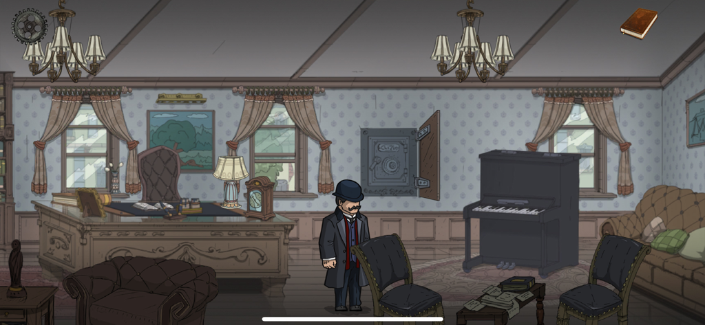 Un personaje con bombín está en una oficina rusa de 1903 con un piano y un escritorio.