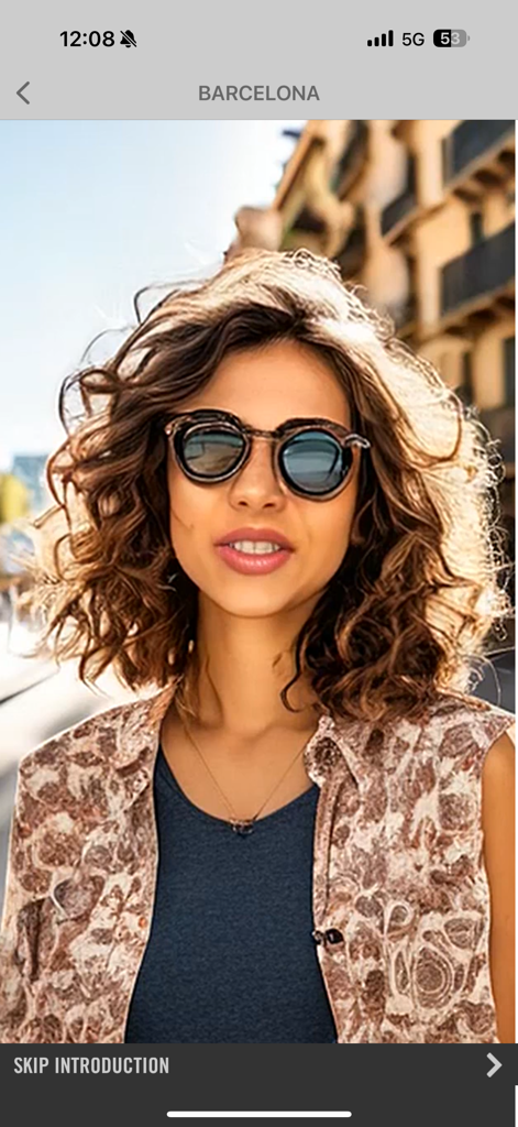 CityMe AI - A stylish female AI guide for Barcelona in the CityMe travel app