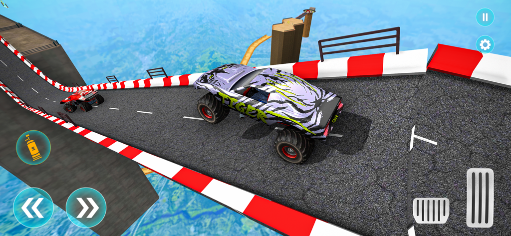 Monster Truck Stunt Car Game - Un monster truck con rayas de tigre conduciendo en una pista de acrobacias de mega rampa de gran altitud