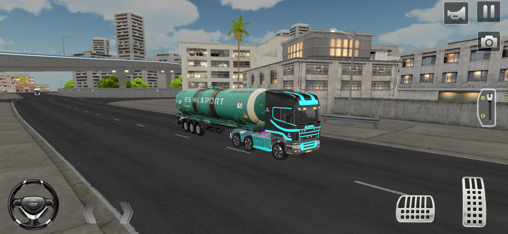 US Cargo Oil Truck Simulator - Jugabilidad de US Cargo Oil Truck Simulator que muestra un camión cisterna de petróleo conduciendo por una ciudad con controles visibles en pantalla.