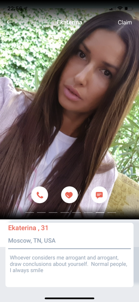 UAround - Elite Singles Dating - User profile screen of a 31 year old woman on the UAround elite singles dating app