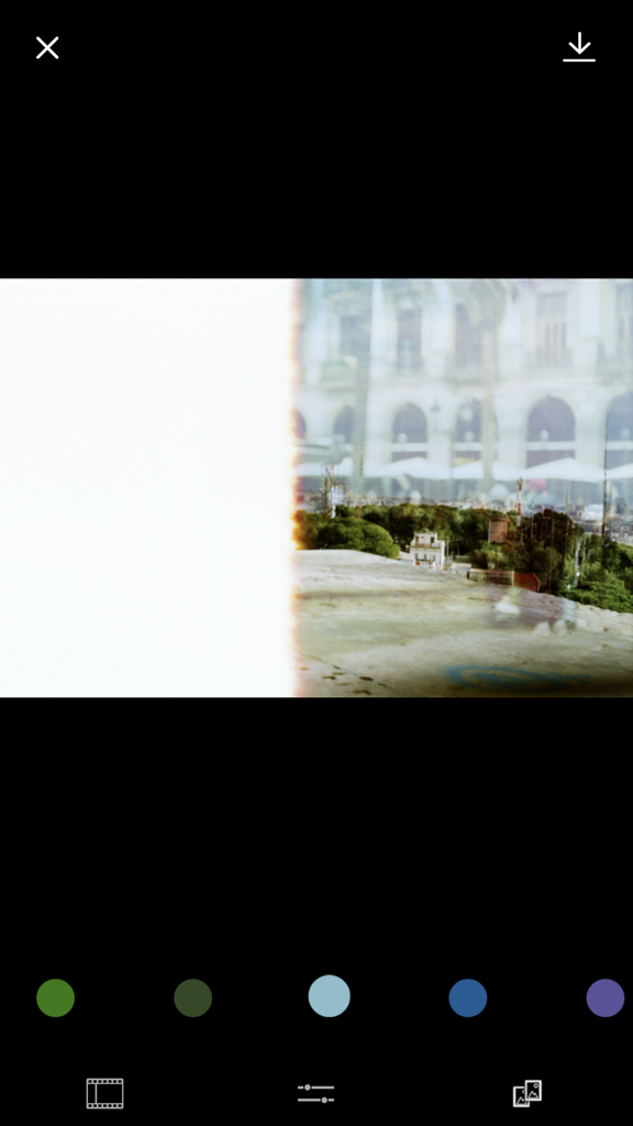 FILCA - Film Camera Filter - A photo with an analog light leak effect shown in the FILCA camera app editing interface.