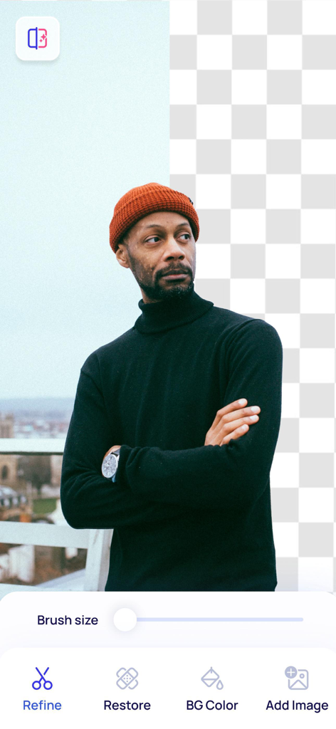 도시 배경에서 분리된 주황색 비니를 쓴 남자를 보여주는 AI 배경 제거 도구로, 투명한 그리드가 있음