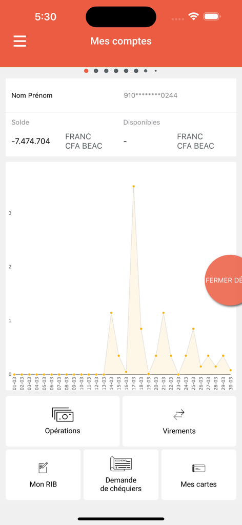 Tableau de bord de l'application mobile UGB-eBANK affichant les soldes des comptes en Franc CFA et un graphique d'activité des transactions