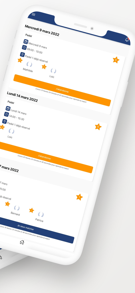 La Pala - Mobile app interface showing a list of scheduled padel matches with player names and court booking details