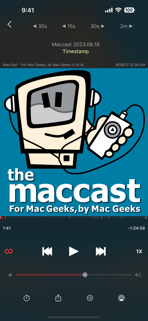Interfaccia di riproduzione dell'app podcast Downcast con controlli audio e copertina di The Maccast.