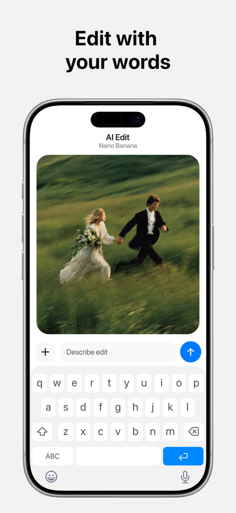 Una pantalla de smartphone que muestra la función de texto a edición del editor de fotos con IA Pixelcut con una imagen de una pareja corriendo en un campo y un cuadro de texto.