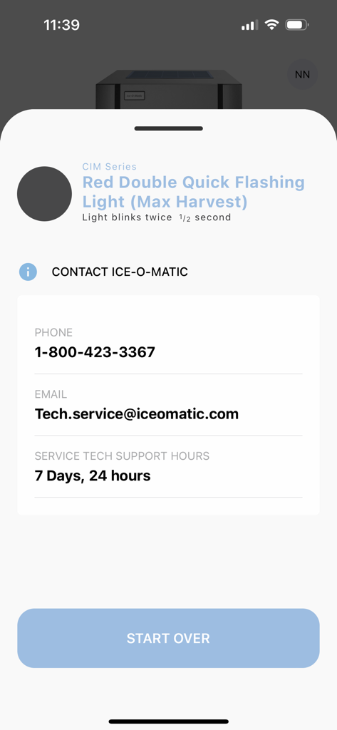 Pantalla de solución de problemas de la aplicación Ice-O-Matic que muestra los detalles de contacto de soporte técnico y los horarios de servicio.
