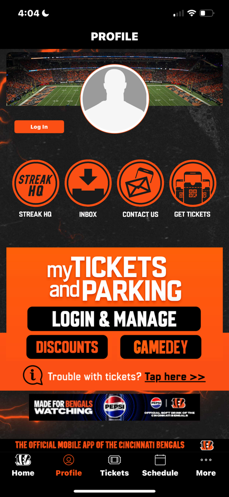 La sezione del profilo utente dell'app mobile dei Cincinnati Bengals che mostra le opzioni per la gestione dei biglietti e del parcheggio.