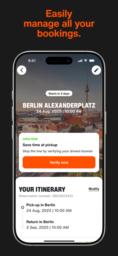 SIXT rent, share, ride & plus - Schermata dell'app mobile SIXT che mostra un itinerario di noleggio auto per Berlino Alexanderplatz con un'opzione di verifica per saltare la fila