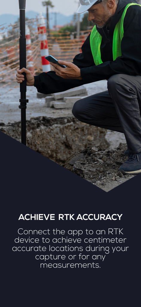PIX4Dcatch: 3D scanner - Construction professional using PIX4Dcatch with an RTK device for precise site surveying