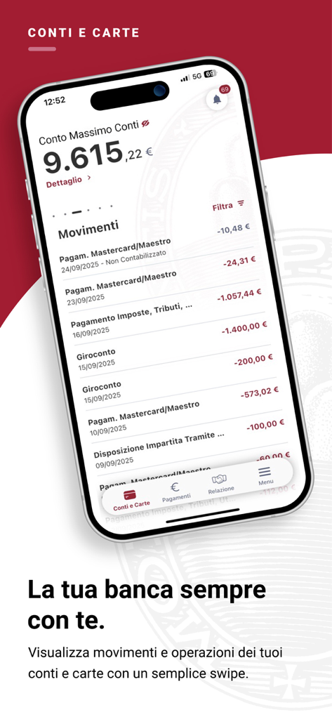 Smartphone mostrando la interfaz de la app de banca móvil Banca MPS con el saldo de la cuenta y el historial de transacciones.