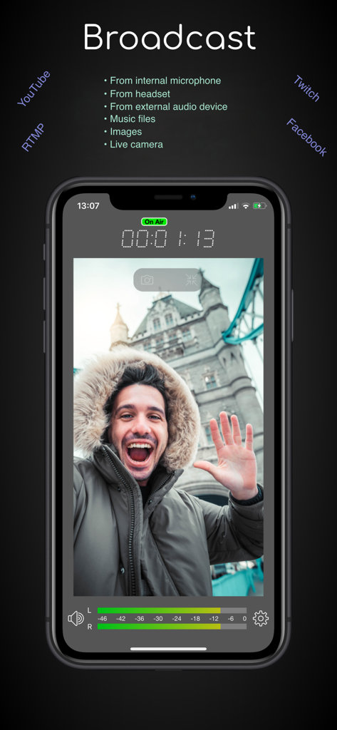 Interfaccia dell'app iziCast che mostra una trasmissione video in diretta con timer on-air e indicatori di livello audio