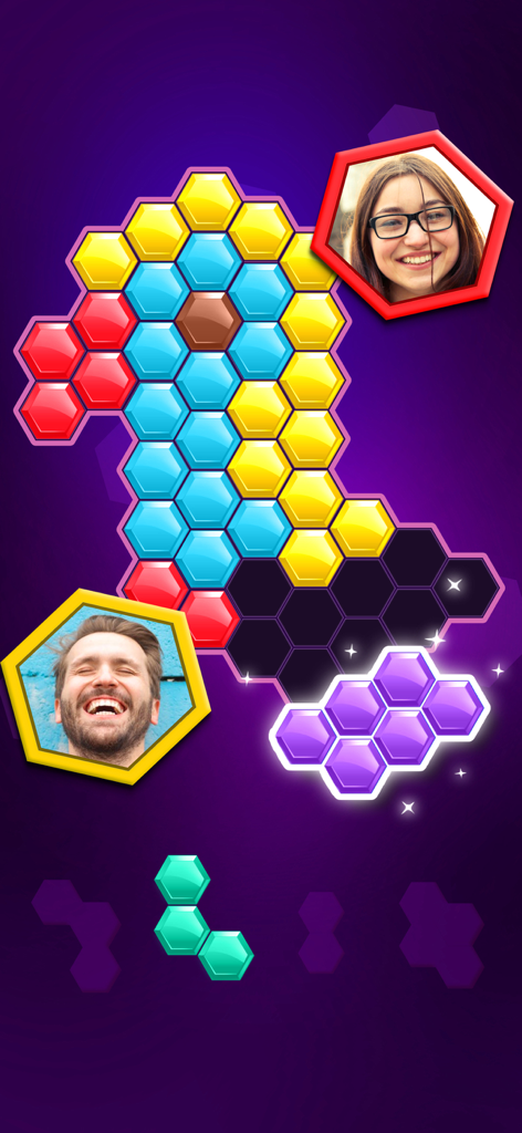 Jogabilidade do Hexa Block Puzzle com peças hexagonais coloridas e ícones de jogador multiplayer.