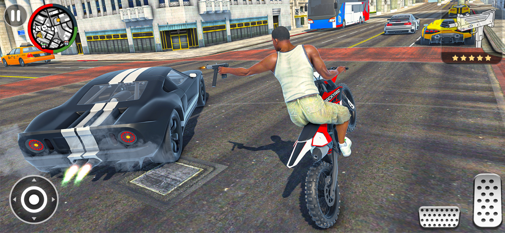 Eine Figur auf einem Motorrad führt einen Wheelie aus und schießt auf einen schwarzen Sportwagen bei einer Straßenverfolgungsjagd in der Stadt