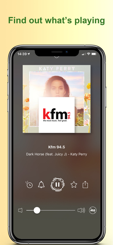 Radio South Africa - FM | AM - Interfaz de reproducción actual de la aplicación Radio Sudáfrica que muestra los detalles de la canción y la estación actuales.