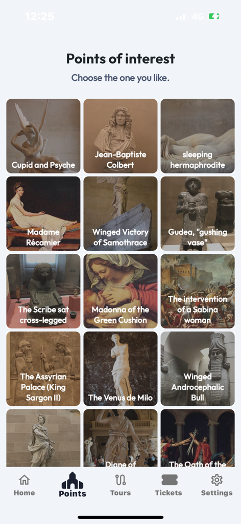 Louvre Visit & Guide - Écran d'application mobile montrant une grille d'œuvres célèbres du Louvre comme la Vénus de Milo et la Victoire Ailée de Samothrace