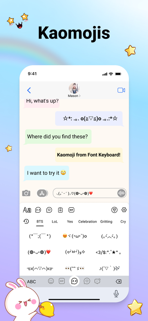 Un teclado móvil personalizado que muestra diferentes categorías de kaomojis en una aplicación de chat.