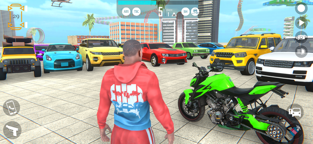 Indian Bike Driving Simulator - Un personaje con una sudadera roja de pie en un aparcamiento de mundo abierto con una motocicleta verde y varios vehículos coloridos.