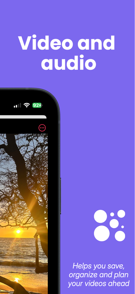 Captura de tela do aplicativo ClipSave mostrando recursos de salvamento de vídeo e áudio com uma prévia de vídeo do pôr do sol