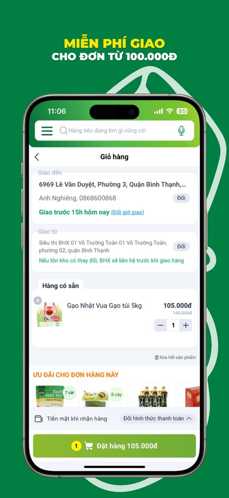 Interface do carrinho de compras do aplicativo Bách Hóa Xanh mostrando itens de mercearia selecionados e informações de entrega