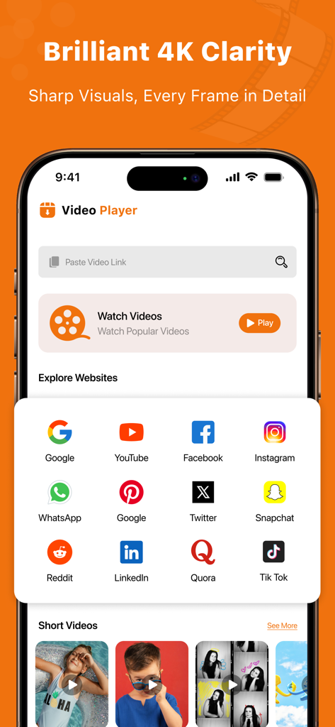 Screenshot dell'interfaccia dell'app 4K Video Saver con una barra di ricerca per collegamenti video e una griglia di scorciatoie per i social media per una facile scoperta dei video.